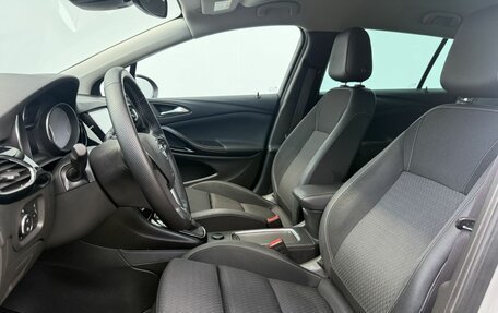 Opel Astra K, 2019 год, 1 550 000 рублей, 10 фотография