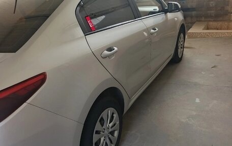 KIA Rio IV, 2020 год, 1 620 000 рублей, 2 фотография