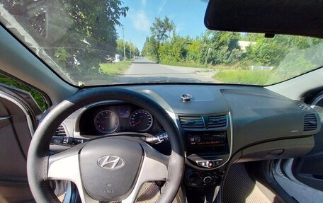 Hyundai Solaris II рестайлинг, 2012 год, 750 000 рублей, 5 фотография