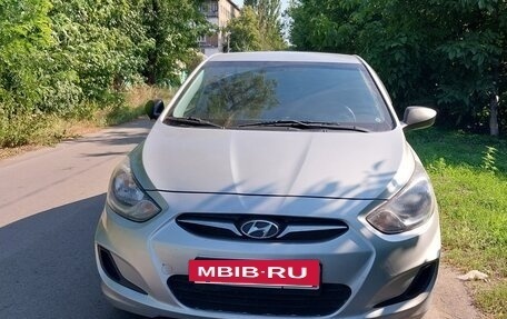 Hyundai Solaris II рестайлинг, 2012 год, 750 000 рублей, 2 фотография