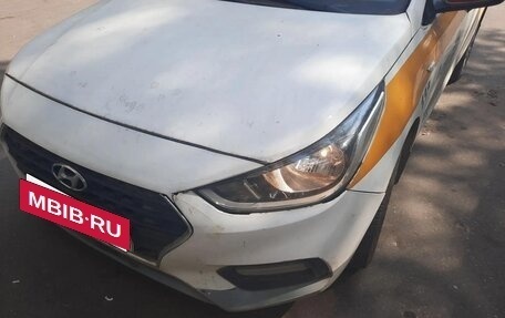 Hyundai Solaris II рестайлинг, 2017 год, 650 000 рублей, 3 фотография