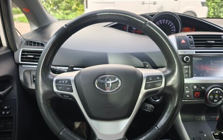 Toyota Verso I, 2014 год, 1 500 000 рублей, 31 фотография