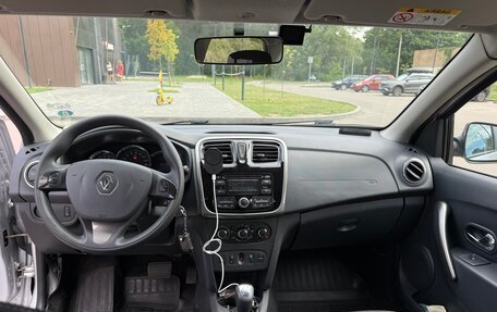 Renault Logan II, 2015 год, 670 000 рублей, 11 фотография