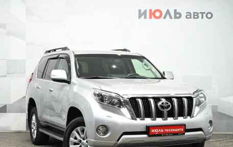 Toyota Land Cruiser Prado 150 рестайлинг 2, 2015 год, 4 150 000 рублей, 3 фотография