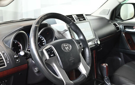 Toyota Land Cruiser Prado 150 рестайлинг 2, 2015 год, 4 150 000 рублей, 18 фотография