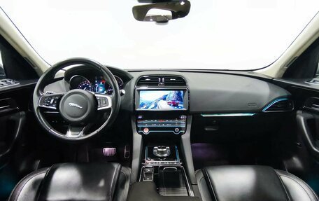 Jaguar F-Pace, 2019 год, 2 590 000 рублей, 18 фотография