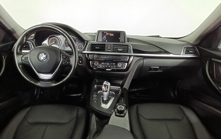 BMW 3 серия, 2015 год, 1 950 000 рублей, 10 фотография