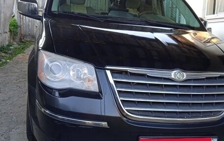 Chrysler Voyager IV, 2008 год, 1 500 000 рублей, 1 фотография