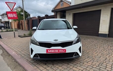 KIA Rio IV, 2020 год, 1 550 000 рублей, 1 фотография