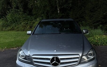 Mercedes-Benz C-Класс, 2012 год, 1 850 000 рублей, 1 фотография