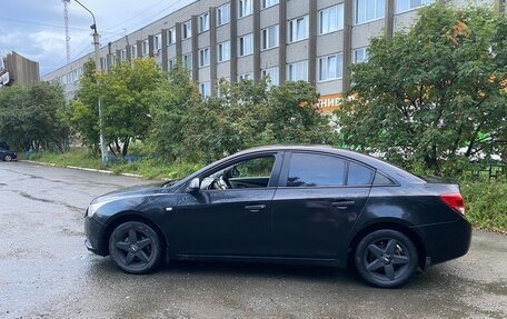Chevrolet Cruze II, 2010 год, 550 000 рублей, 4 фотография