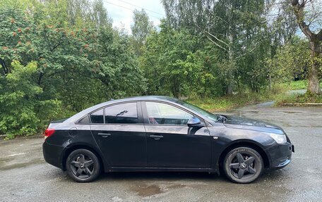 Chevrolet Cruze II, 2010 год, 550 000 рублей, 8 фотография
