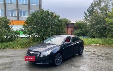 Chevrolet Cruze II, 2010 год, 550 000 рублей, 3 фотография