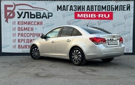 Chevrolet Cruze II, 2010 год, 620 000 рублей, 4 фотография