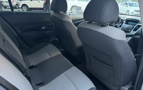 Chevrolet Cruze II, 2010 год, 620 000 рублей, 16 фотография