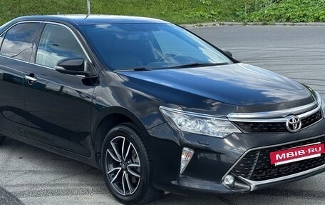 Toyota Camry, 2017 год, 2 200 000 рублей, 3 фотография