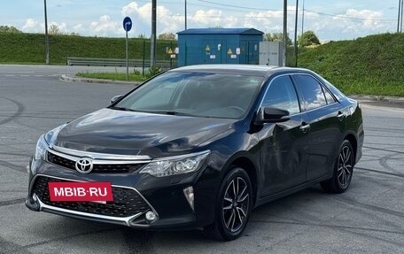 Toyota Camry, 2017 год, 2 200 000 рублей, 9 фотография