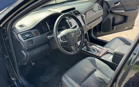 Toyota Camry, 2017 год, 2 200 000 рублей, 16 фотография