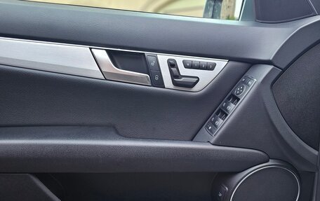 Mercedes-Benz C-Класс, 2012 год, 1 850 000 рублей, 28 фотография