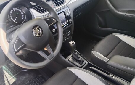 Skoda Rapid I, 2017 год, 1 450 000 рублей, 10 фотография