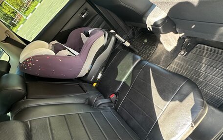 Mitsubishi Outlander III рестайлинг 3, 2014 год, 1 400 000 рублей, 11 фотография