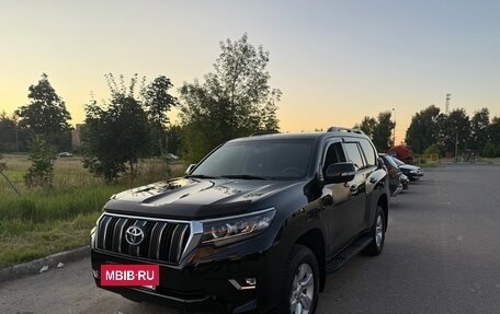 Toyota Land Cruiser Prado 150 рестайлинг 2, 2018 год, 4 900 000 рублей, 3 фотография