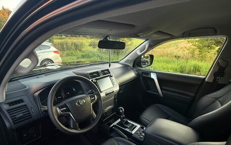 Toyota Land Cruiser Prado 150 рестайлинг 2, 2018 год, 4 900 000 рублей, 10 фотография
