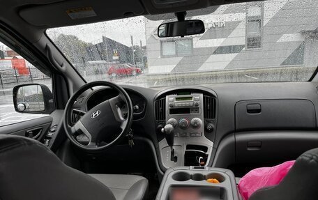 Hyundai Grand Starex Grand Starex I рестайлинг 2, 2011 год, 950 000 рублей, 3 фотография