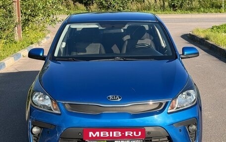 KIA Rio IV, 2018 год, 1 050 000 рублей, 2 фотография
