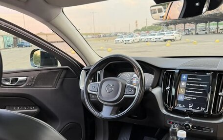 Volvo XC60 II, 2018 год, 3 100 000 рублей, 3 фотография
