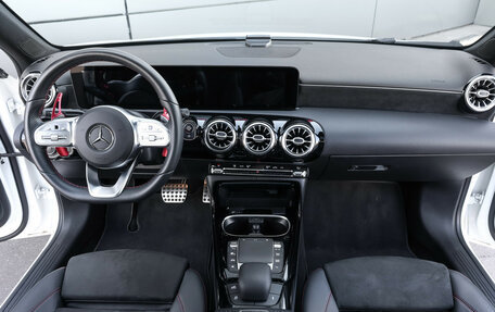 Mercedes-Benz A-Класс AMG, 2020 год, 3 950 000 рублей, 14 фотография