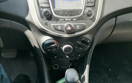 Hyundai Solaris II рестайлинг, 2012 год, 600 000 рублей, 5 фотография