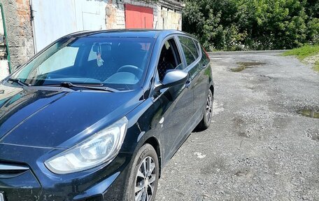 Hyundai Solaris II рестайлинг, 2012 год, 600 000 рублей, 10 фотография