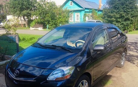 Toyota Yaris III рестайлинг, 2008 год, 500 000 рублей, 2 фотография