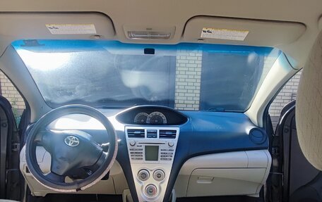 Toyota Yaris III рестайлинг, 2008 год, 500 000 рублей, 20 фотография
