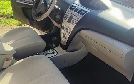 Toyota Yaris III рестайлинг, 2008 год, 500 000 рублей, 15 фотография