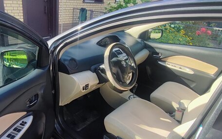 Toyota Yaris III рестайлинг, 2008 год, 500 000 рублей, 12 фотография