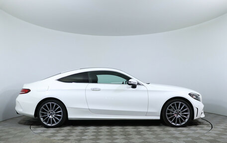 Mercedes-Benz C-Класс, 2019 год, 3 900 000 рублей, 4 фотография
