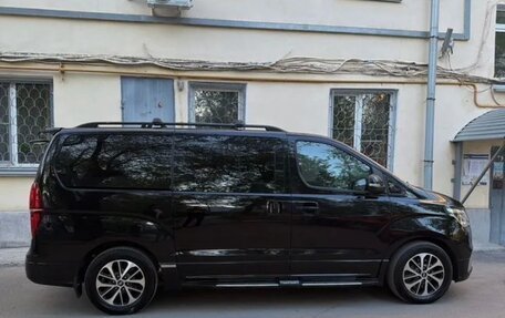 Hyundai Grand Starex Grand Starex I рестайлинг 2, 2020 год, 2 999 999 рублей, 4 фотография