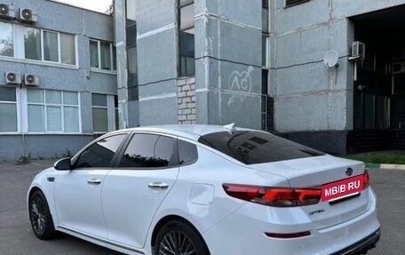 KIA Optima IV, 2018 год, 1 950 000 рублей, 9 фотография