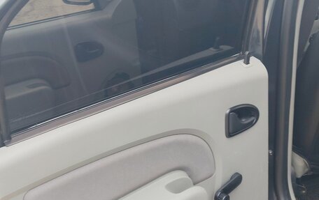 Renault Logan I, 2009 год, 215 000 рублей, 13 фотография