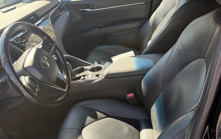 Toyota Camry, 2019 год, 3 300 000 рублей, 8 фотография