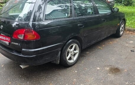 Toyota Avensis III рестайлинг, 1999 год, 250 000 рублей, 3 фотография