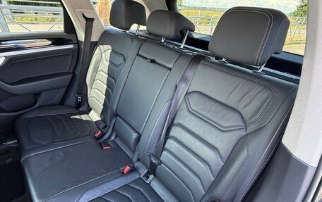Volkswagen Touareg III, 2018 год, 3 900 000 рублей, 25 фотография