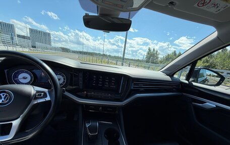 Volkswagen Touareg III, 2018 год, 3 900 000 рублей, 23 фотография