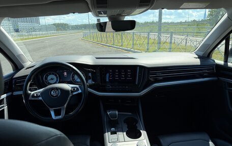 Volkswagen Touareg III, 2018 год, 3 900 000 рублей, 28 фотография