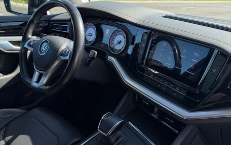 Volkswagen Touareg III, 2018 год, 3 900 000 рублей, 38 фотография