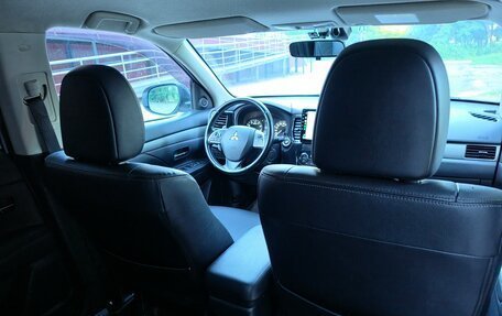 Mitsubishi Outlander III рестайлинг 3, 2013 год, 1 200 000 рублей, 5 фотография