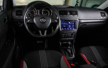 Skoda Yeti I рестайлинг, 2017 год, 1 319 000 рублей, 6 фотография
