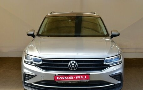 Volkswagen Tiguan II, 2021 год, 3 223 000 рублей, 2 фотография